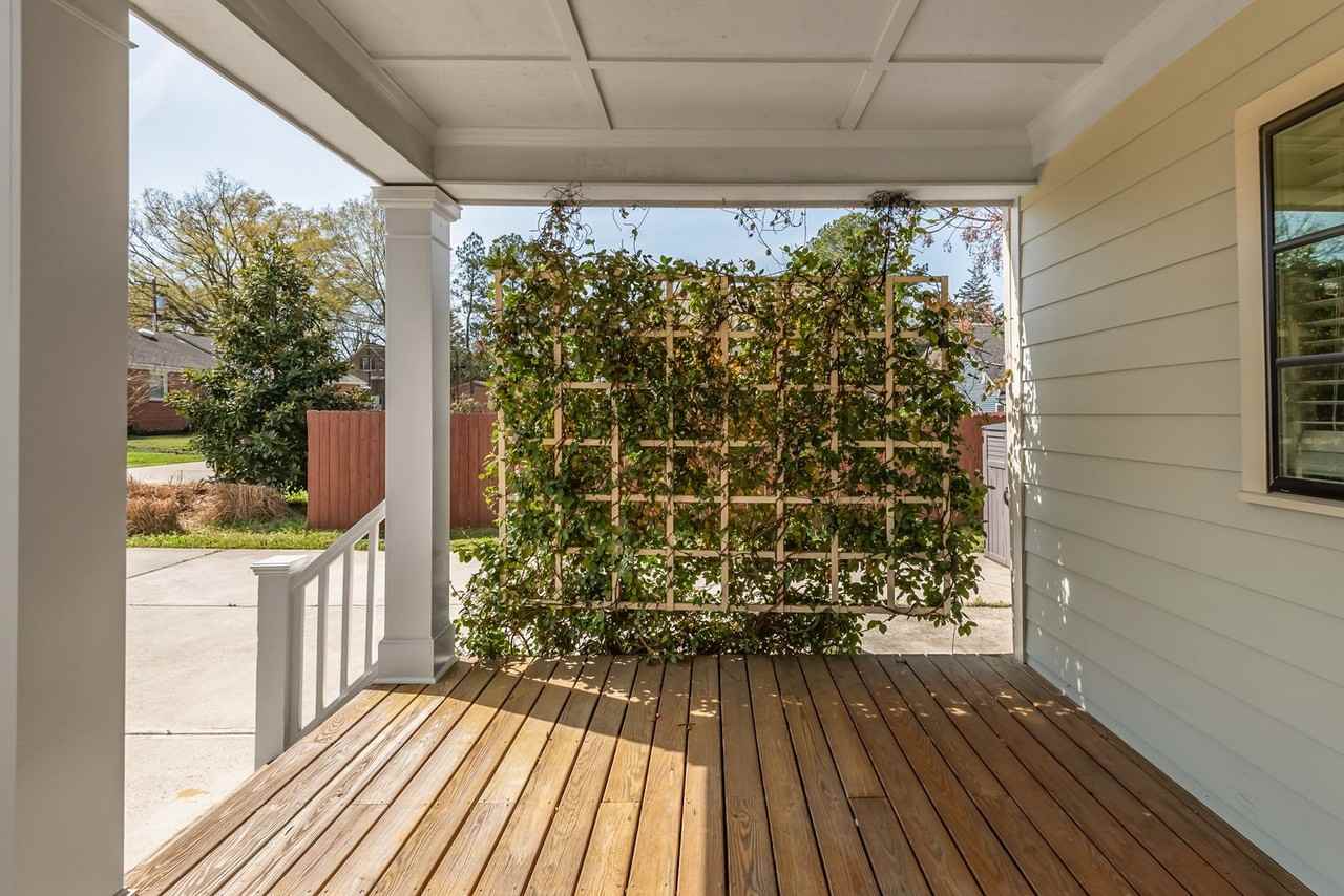 1110 N Hyde Park Ave - Photo 3 of 26