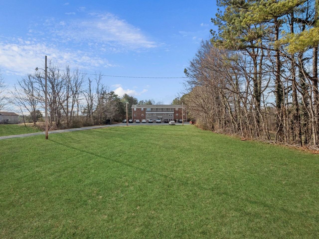 South Garden Apartments - Photo 4 of 27