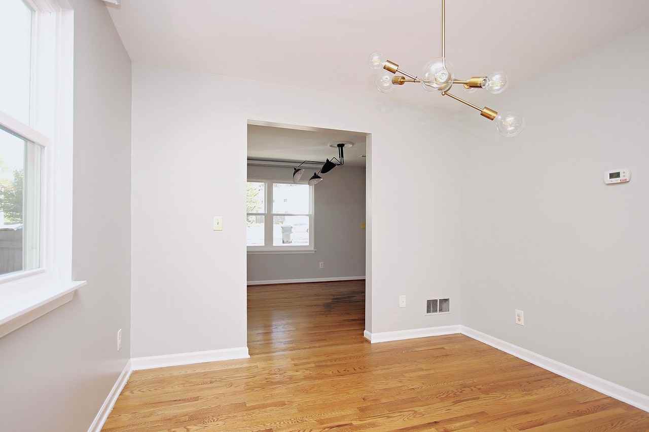 211 Greentree Park - Photo 5 of 20