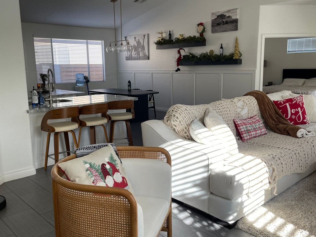 2670 E Hulet Dr - Photo 4 of 18