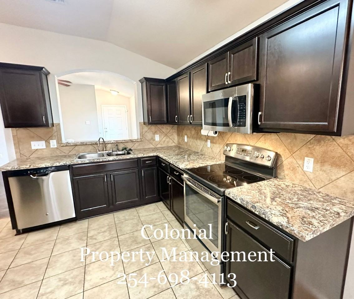 5829 Huntington Dr - Photo 4 of 11