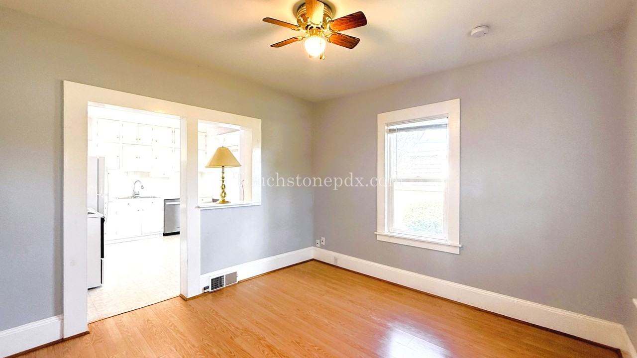 3523 Se 67th Ave - Photo 2 of 22