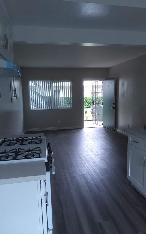 Marquis Apartments - Photo 7 of 11