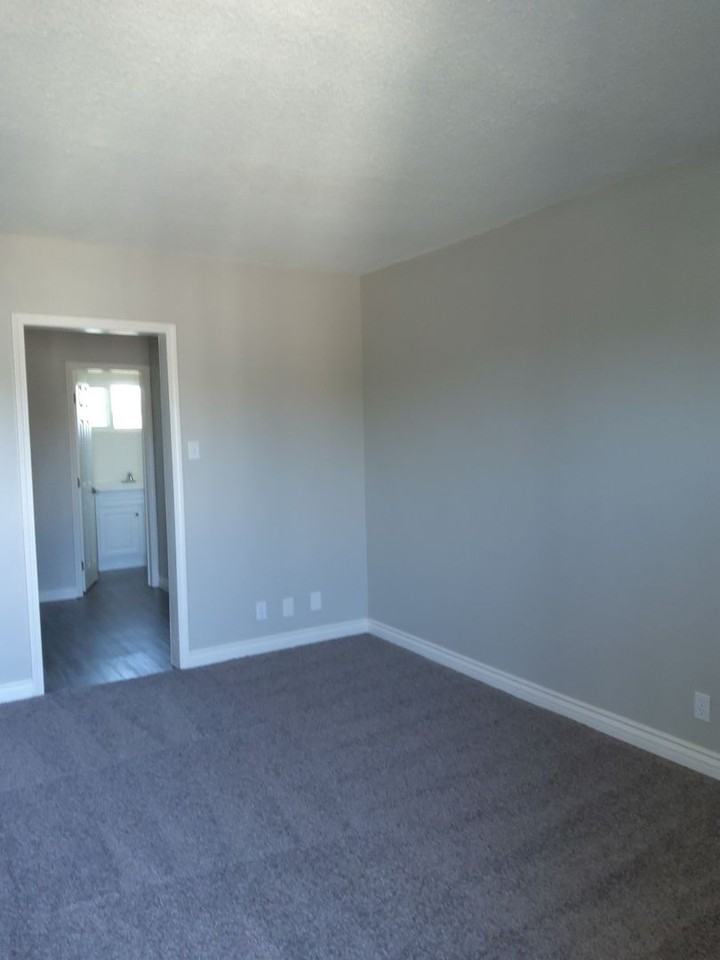 Marquis Apartments - Photo 3 of 23