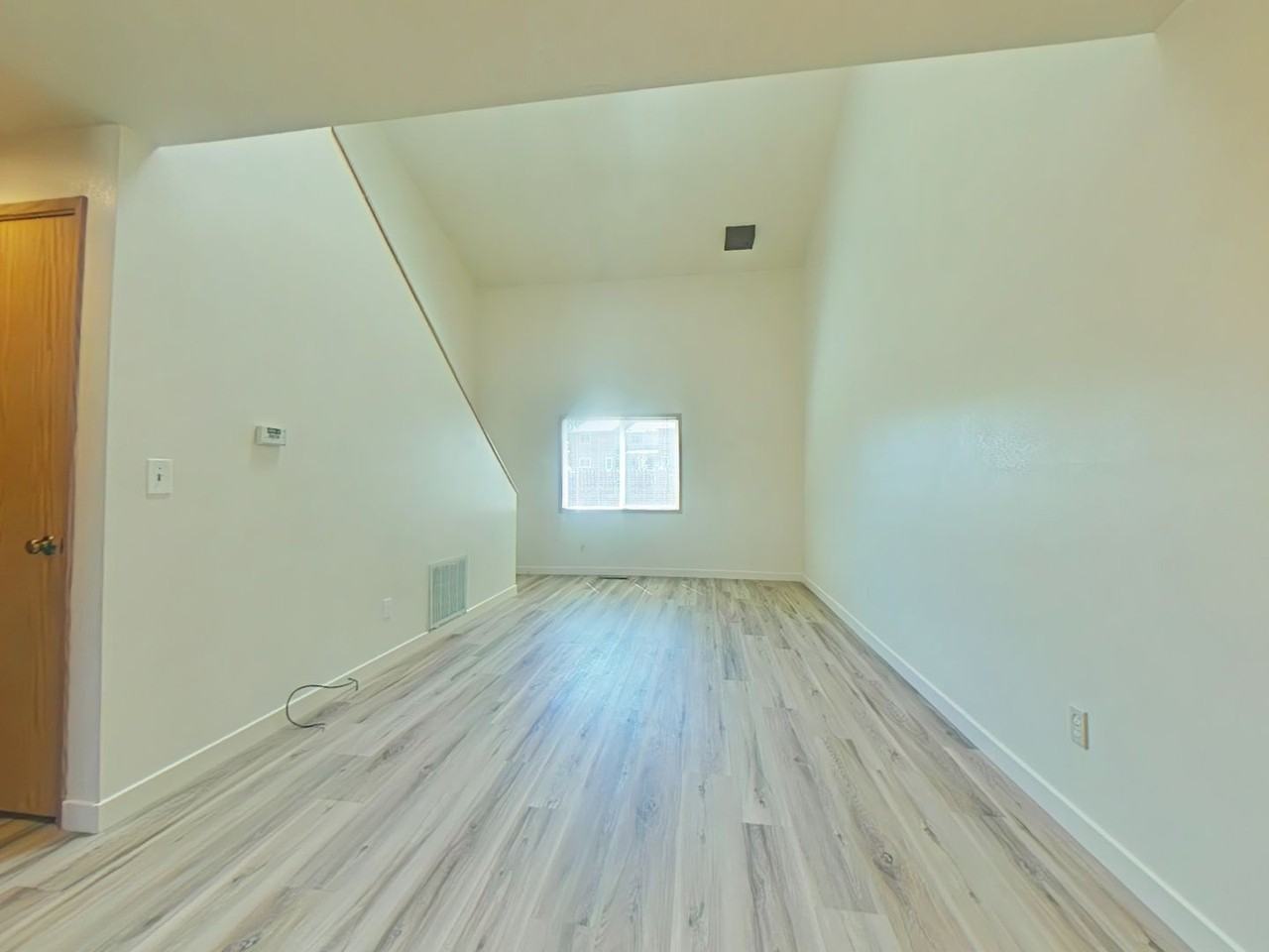 836 Sw Maple Tree Dr - Photo 2 of 11