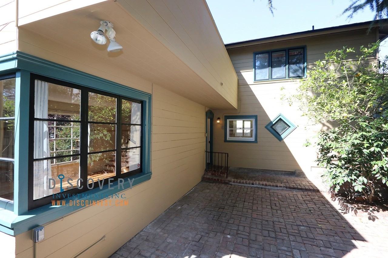 4839 Harbord Dr - Photo 3 of 20