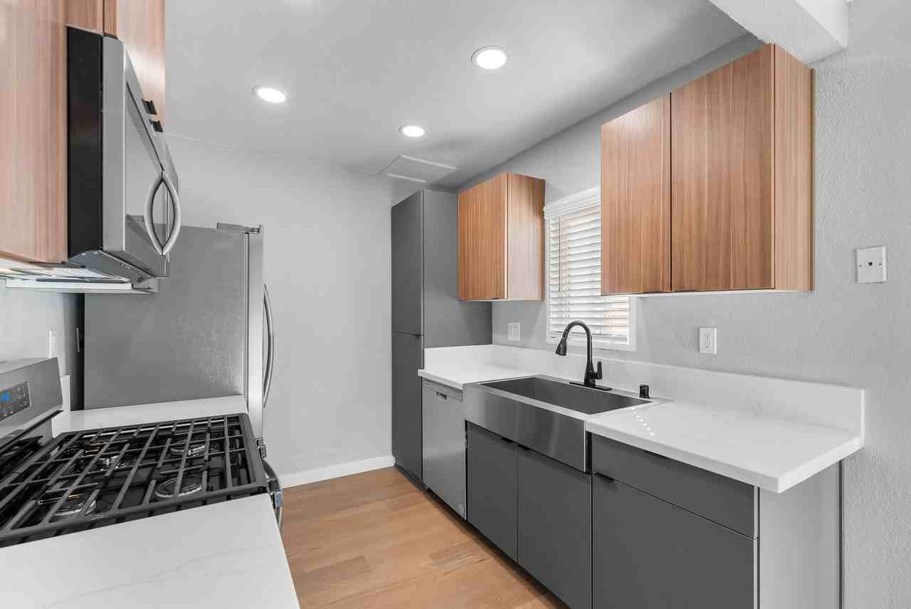 Yorba Linda Pines Apartments - Photo 3 of 33