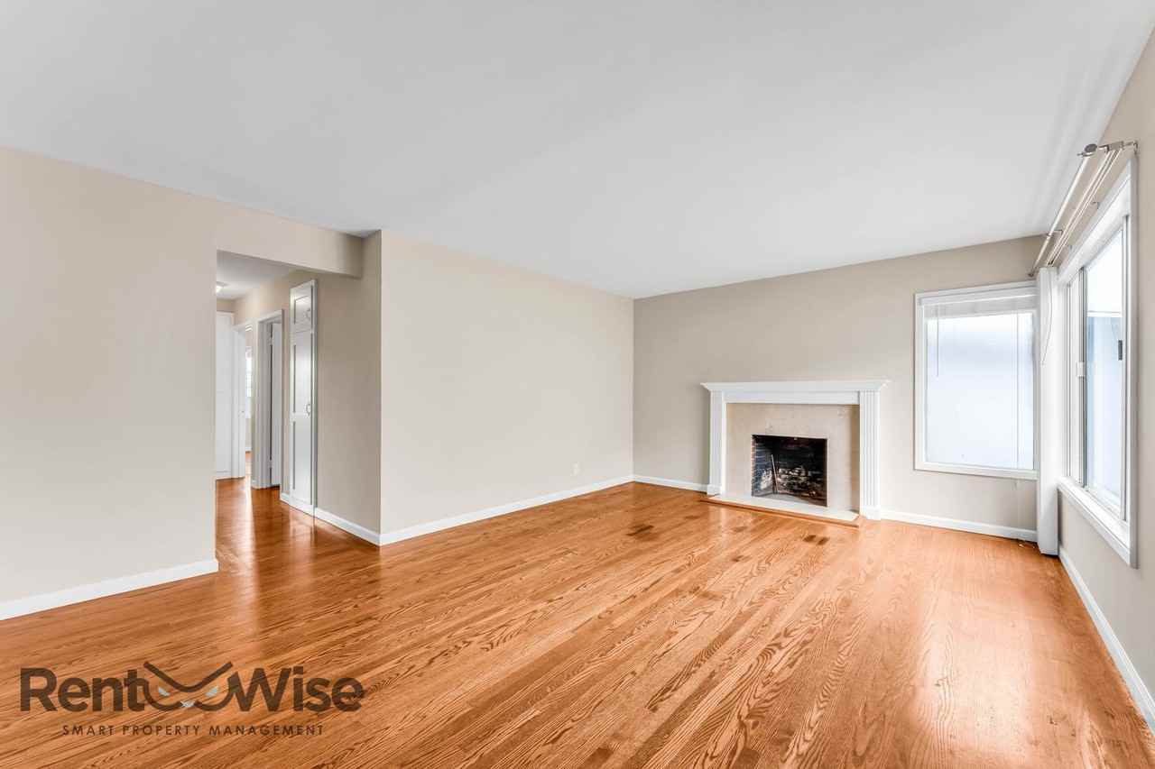 1149 Morningside Ave - Photo 3 of 36