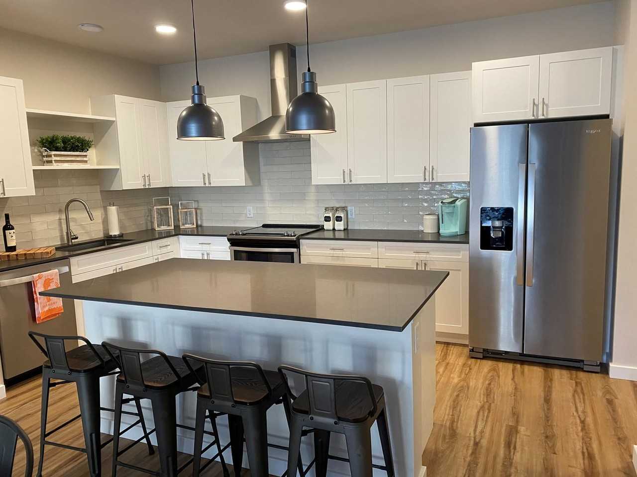 2222C Willow Dr - Photo 5 of 9