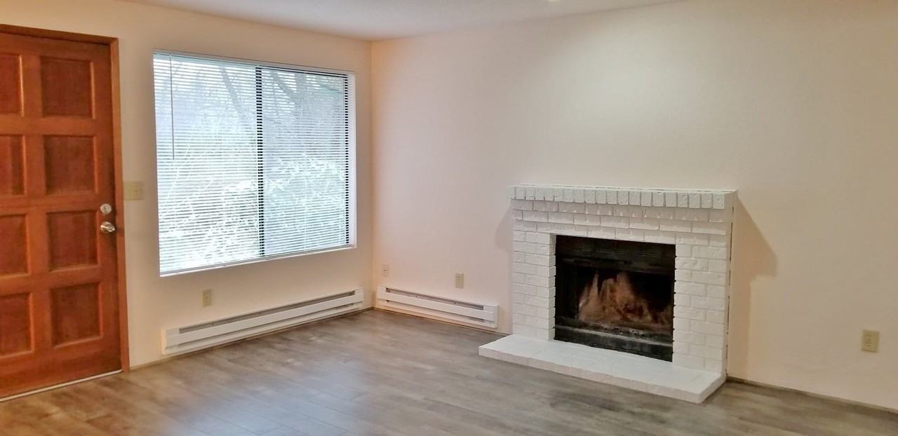 21907A/B Locust Place - Photo 2 of 14