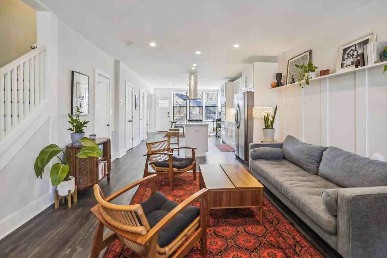 416 Longfellow St Nw - Photo 5 of 35