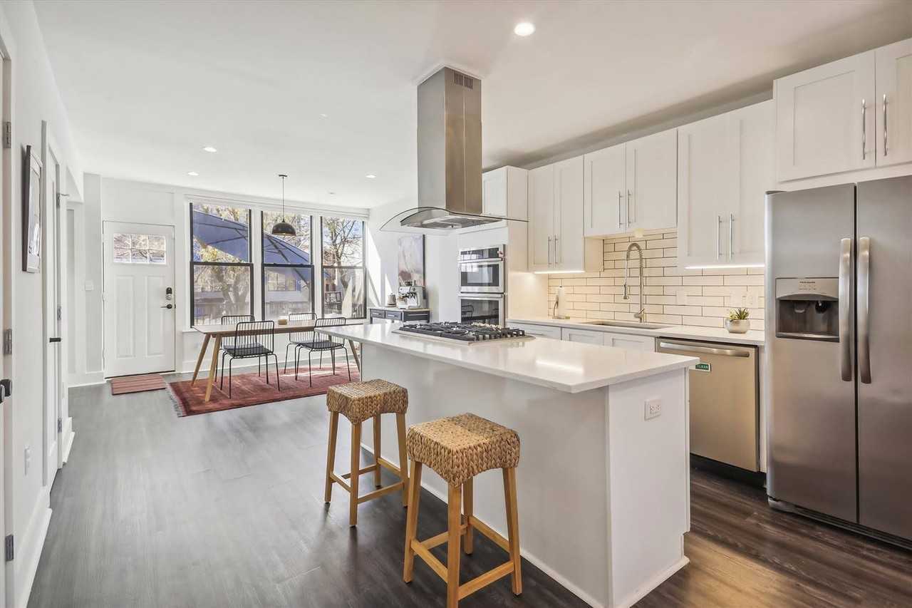 416 Longfellow St Nw - Photo 6 of 35