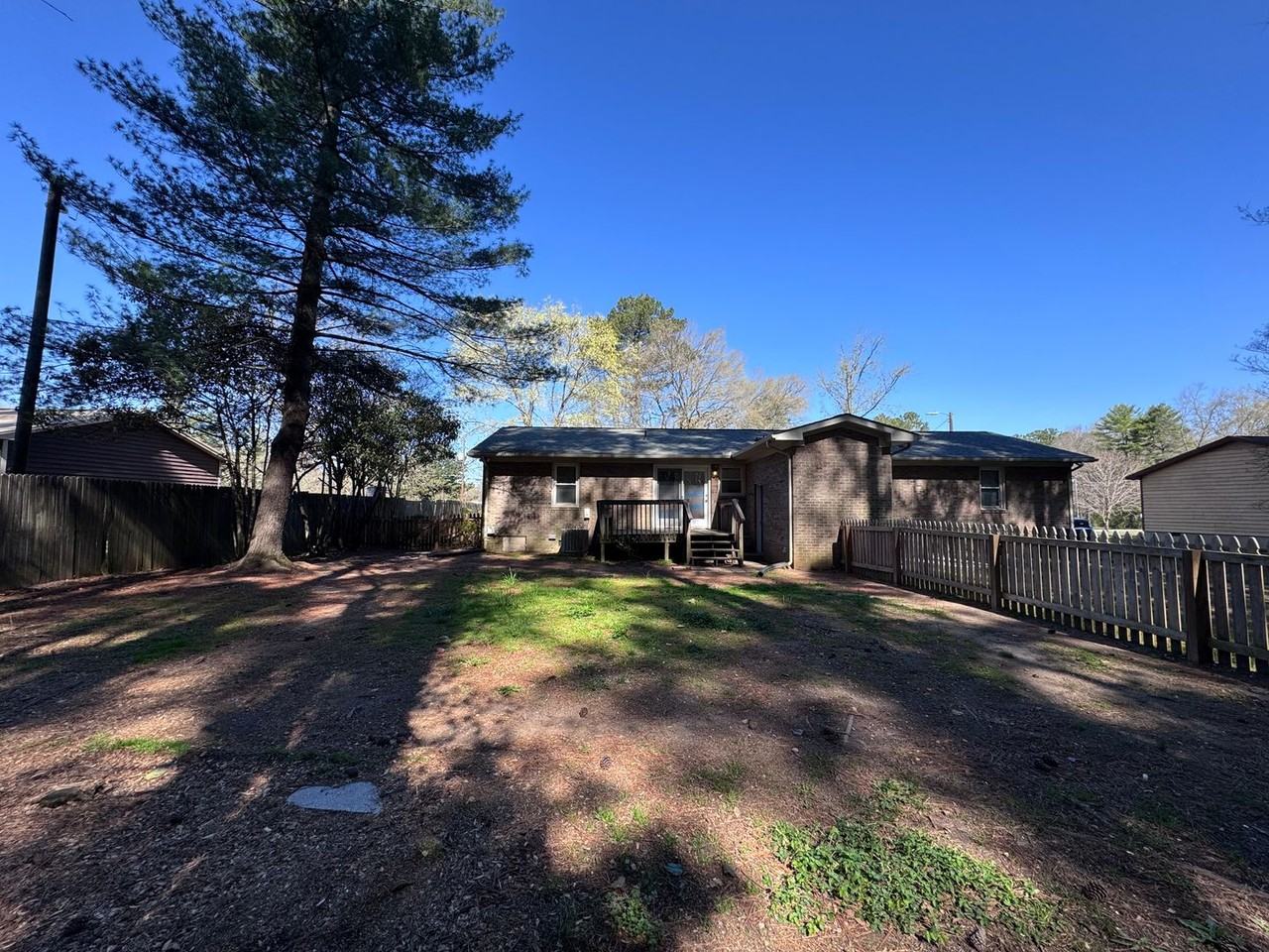 1205 W C St #B - Photo 2 of 16