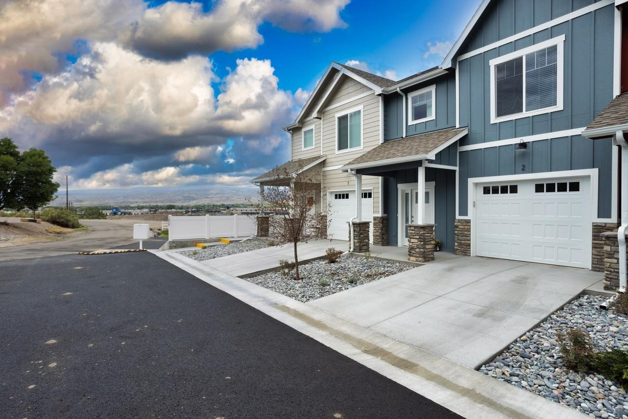 450 W Kennedy Ave #2 - Photo 3 of 19