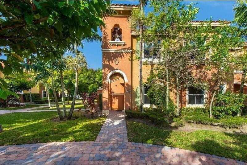 1035 Sw 144th Ave #1 - Photo 2 of 20