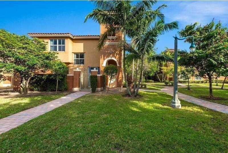 1035 Sw 144th Ave #1 - Photo 3 of 20