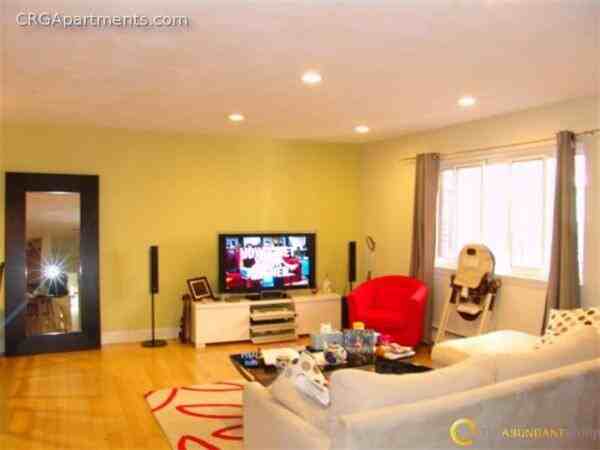 115 Highland Ave #14 - Photo 5 of 28