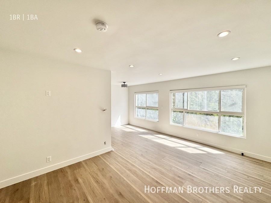 1310 N Citrus Ave #5 - Photo 3 of 10