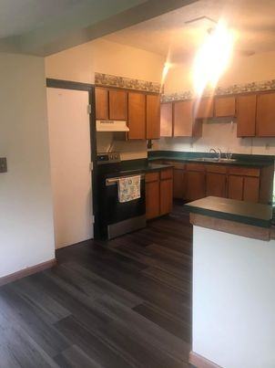 711 W Shelby St #711 - Photo 3 of 26