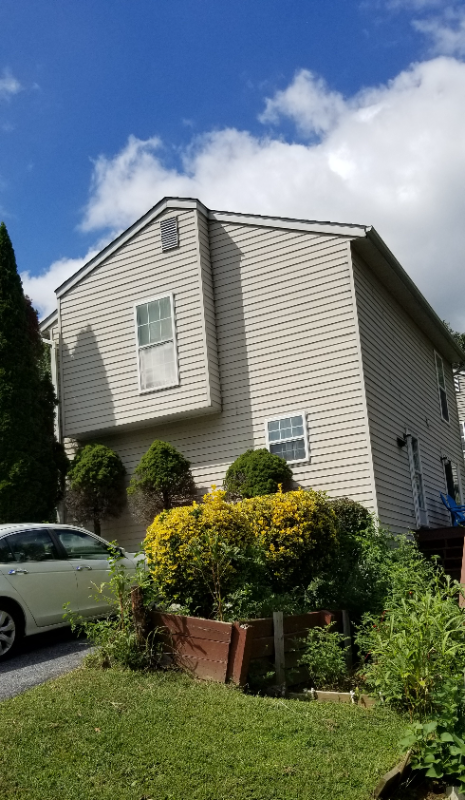 902 Hackle Dr - Photo 2 of 20