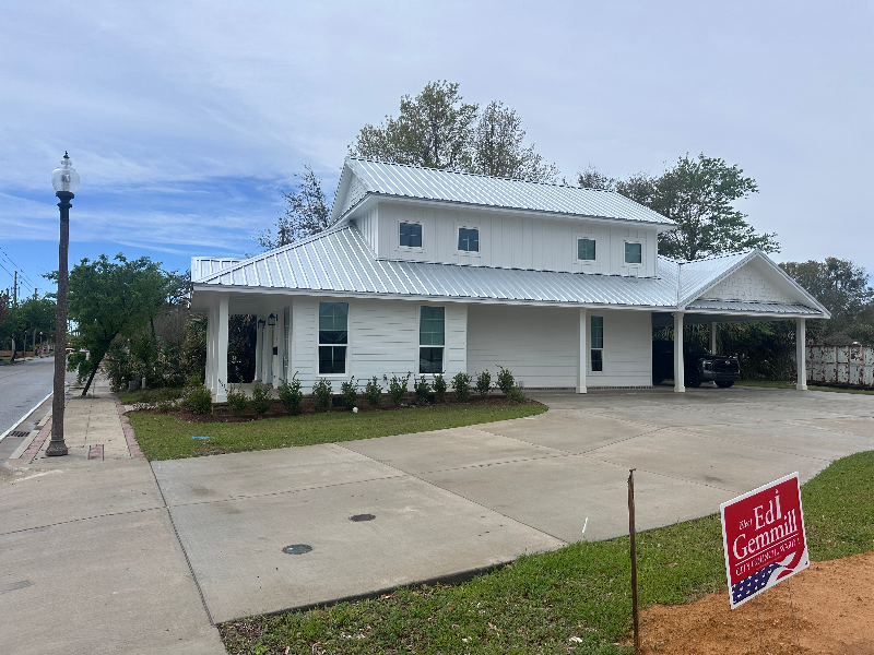 546 Howard Ave - Photo 2 of 21