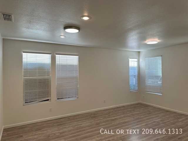 1323 Green Ridge Dr - Photo 3 of 47