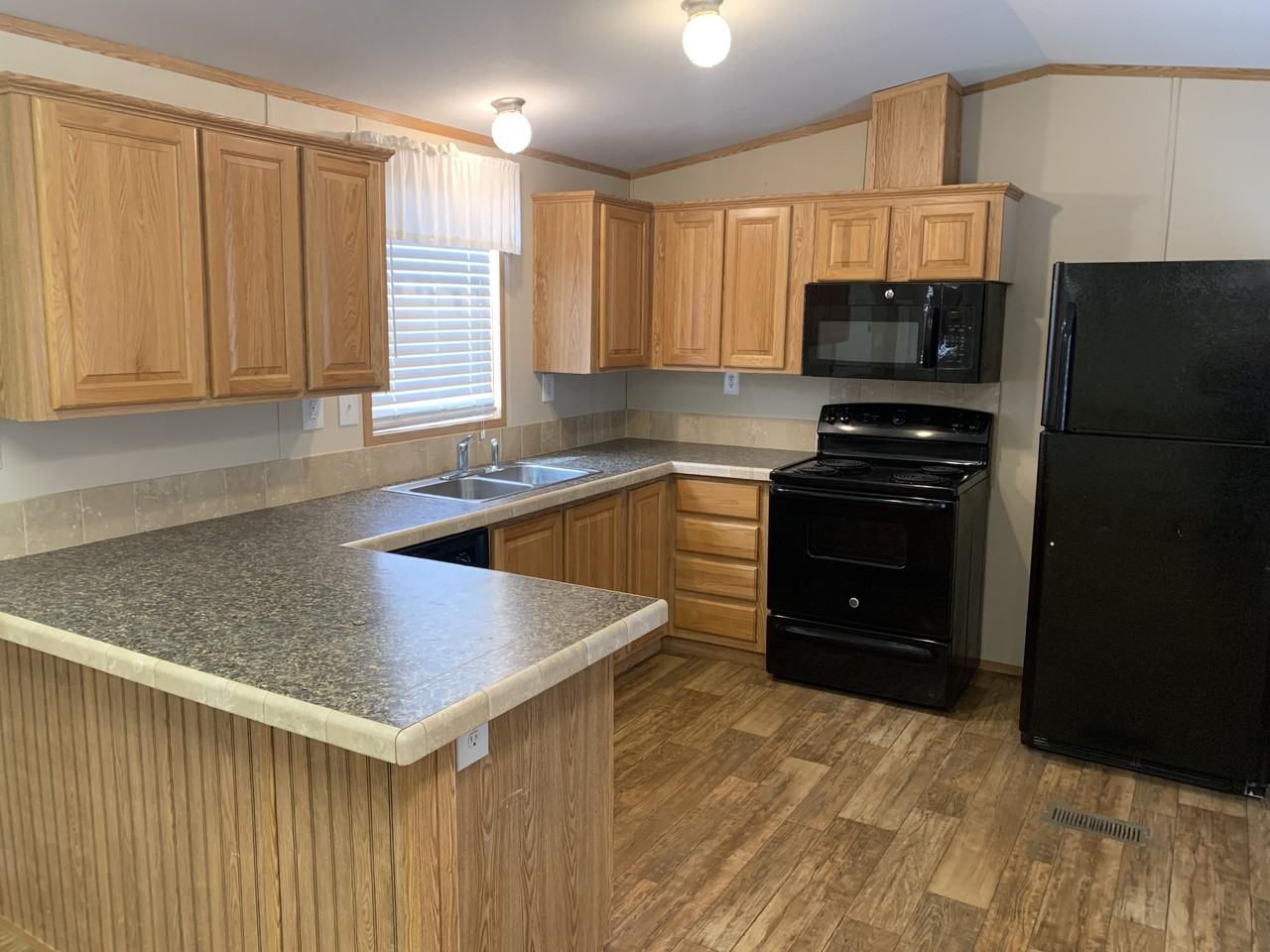 400 26th Street - Photo 3 of 6