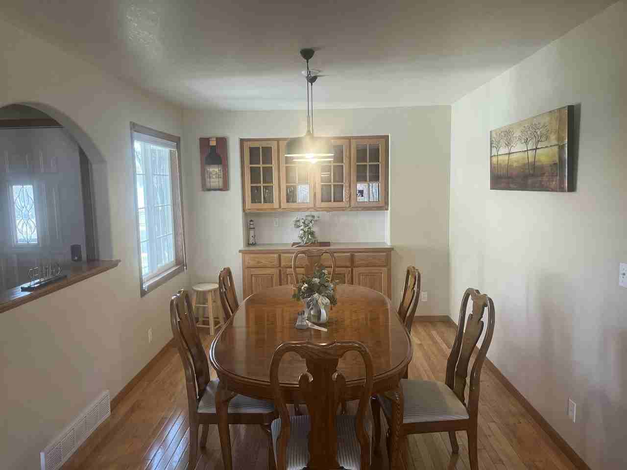 601 Moose Ct - Photo 2 of 22