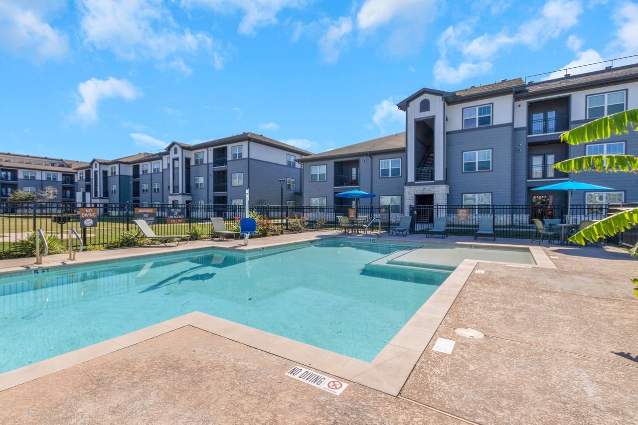 Villas at Colt Run Apartments - Photo 5 of 18