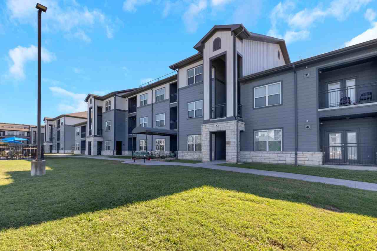 Villas at Colt Run Apartments - Photo 6 of 18