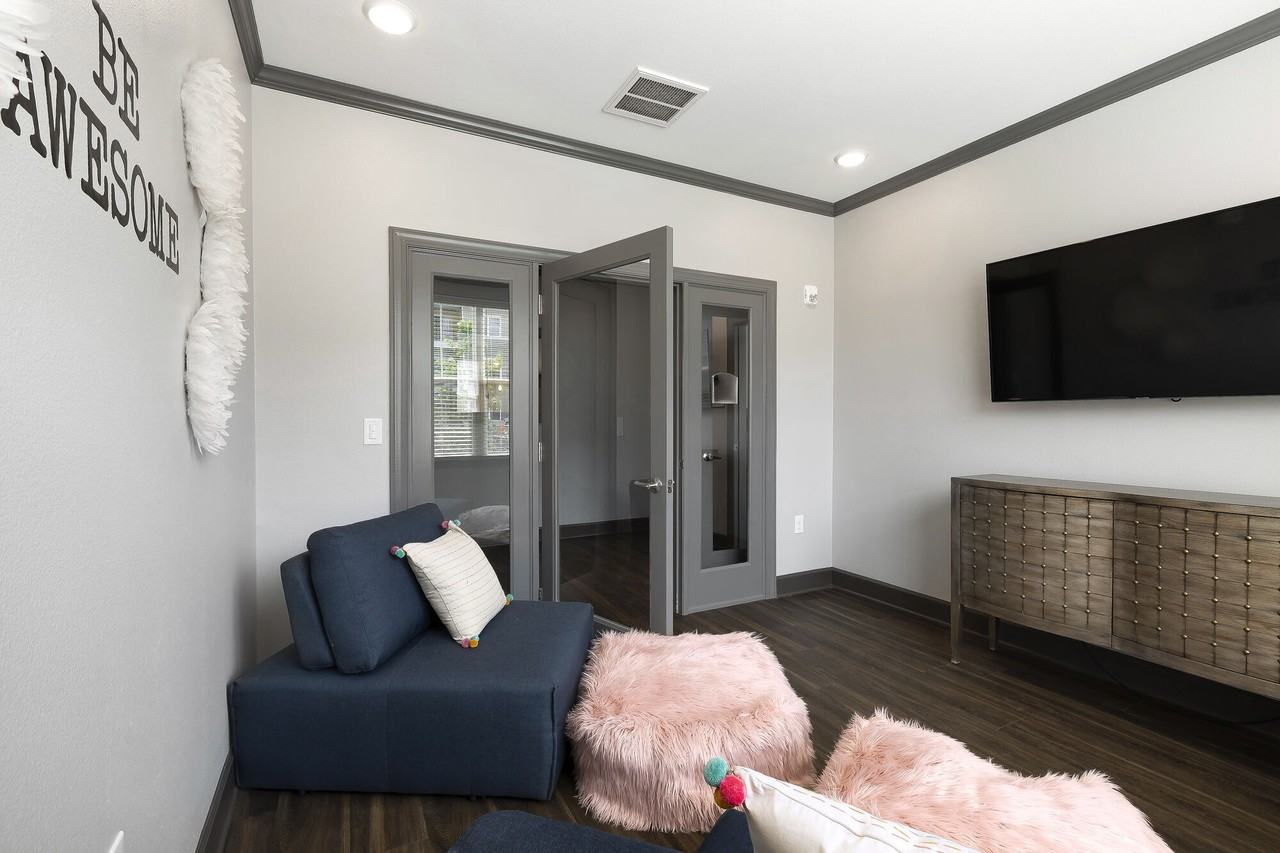 The Pointe at Crestmont - Photo 6 of 25