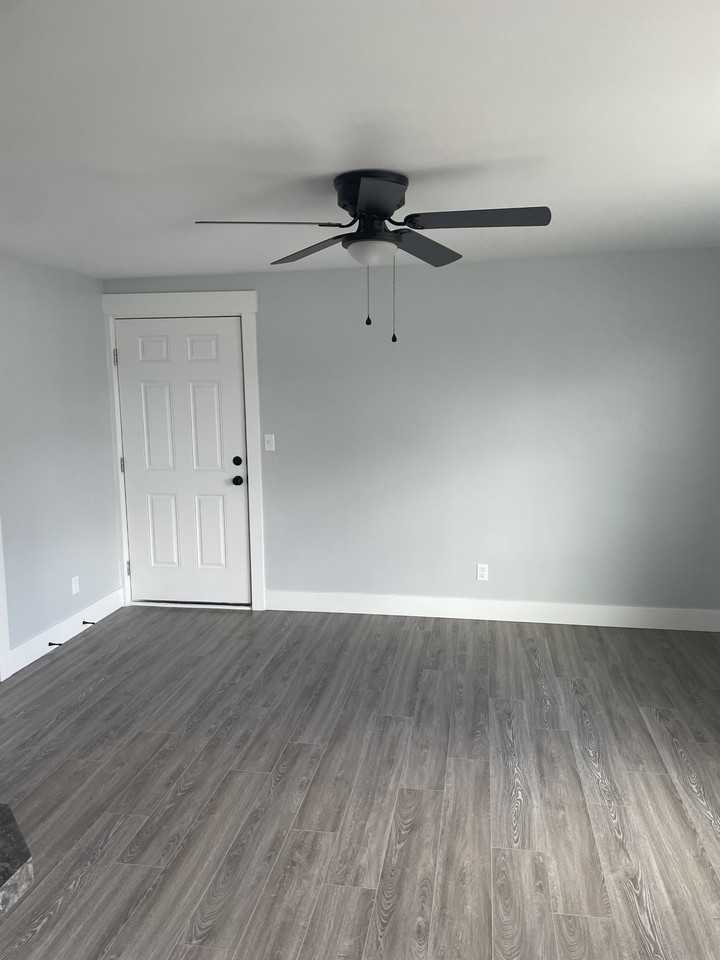 225 Poplar Street - Photo 2 of 7