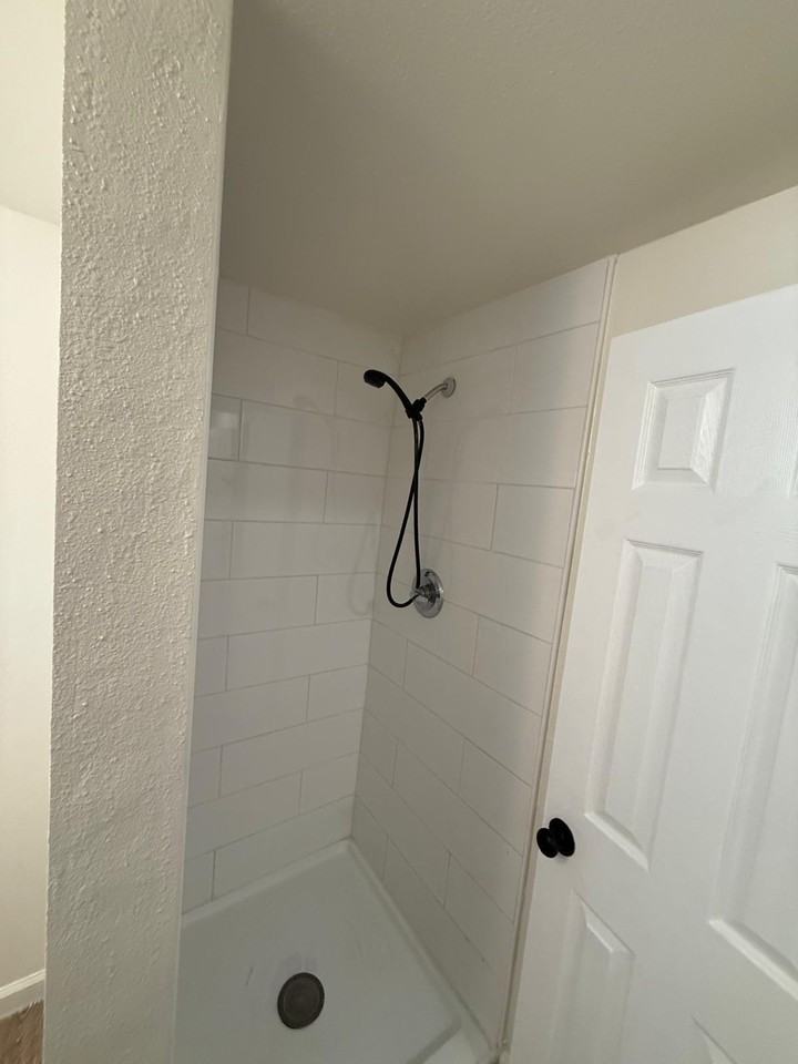 6323-6325 Marconi St - Photo 4 of 9