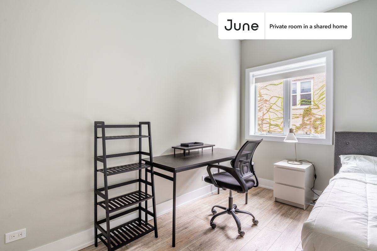 1119 S Loomis St #E - Photo 4 of 19