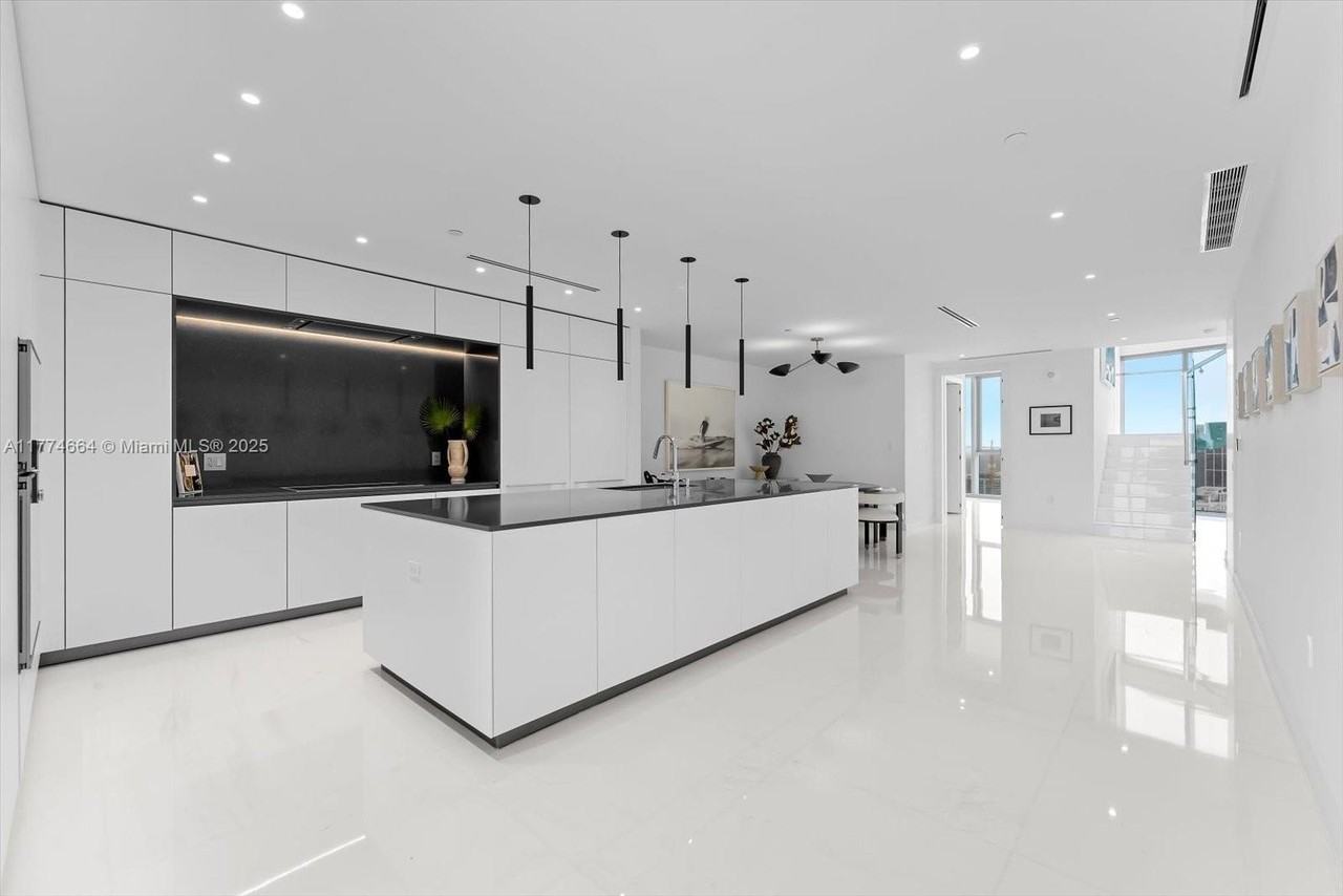 300 Biscayne Boulevard Way #5002 - Photo 2 of 50