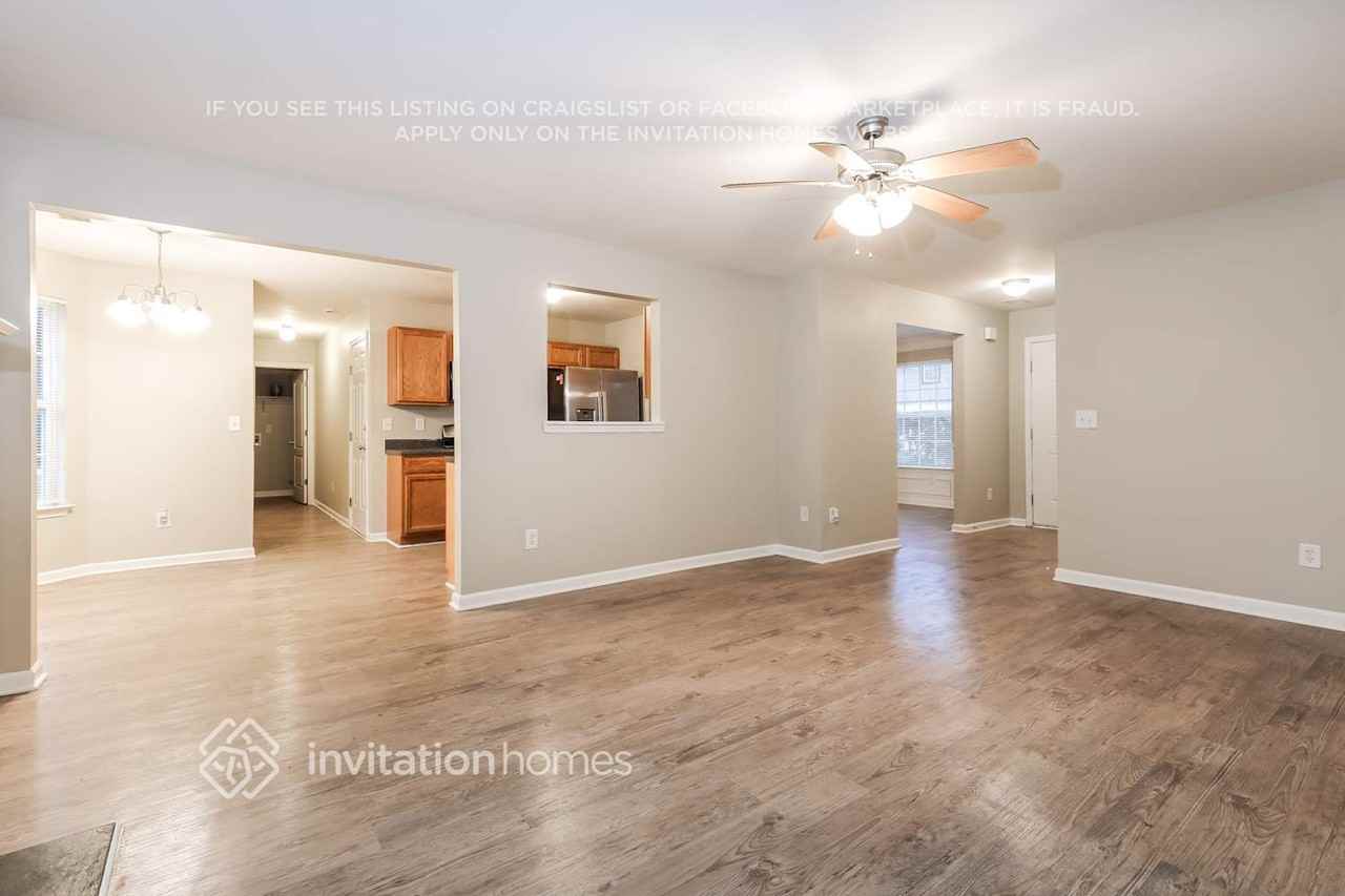 1147 Oak Hollow Ln - Photo 6 of 18