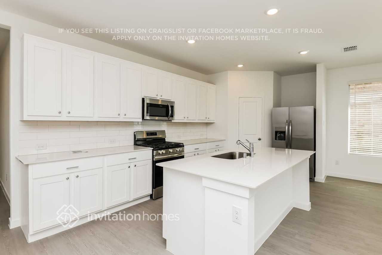 312 Sedalia Trl - Photo 5 of 17