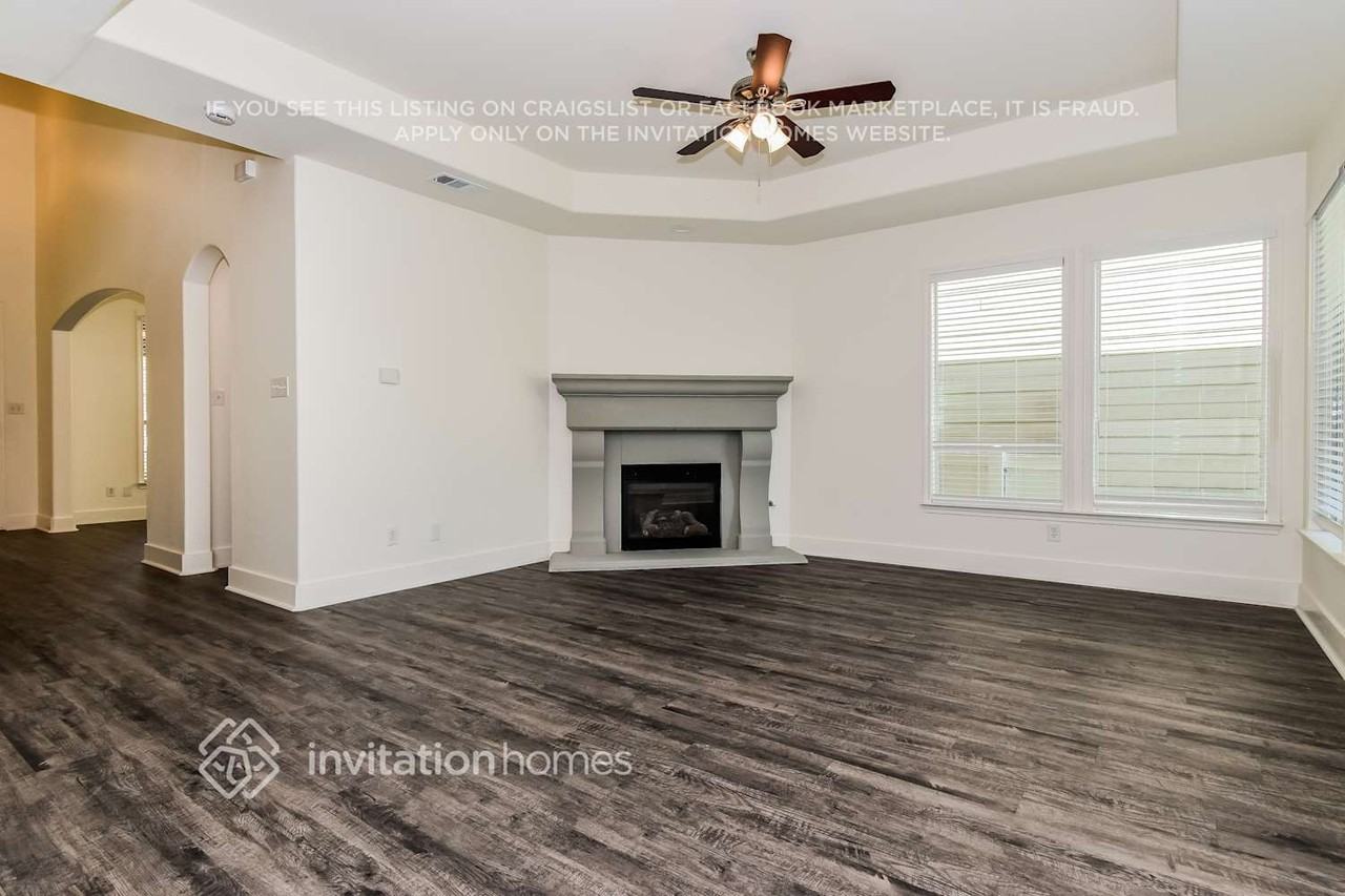 1008 Hayden Ln - Photo 6 of 19