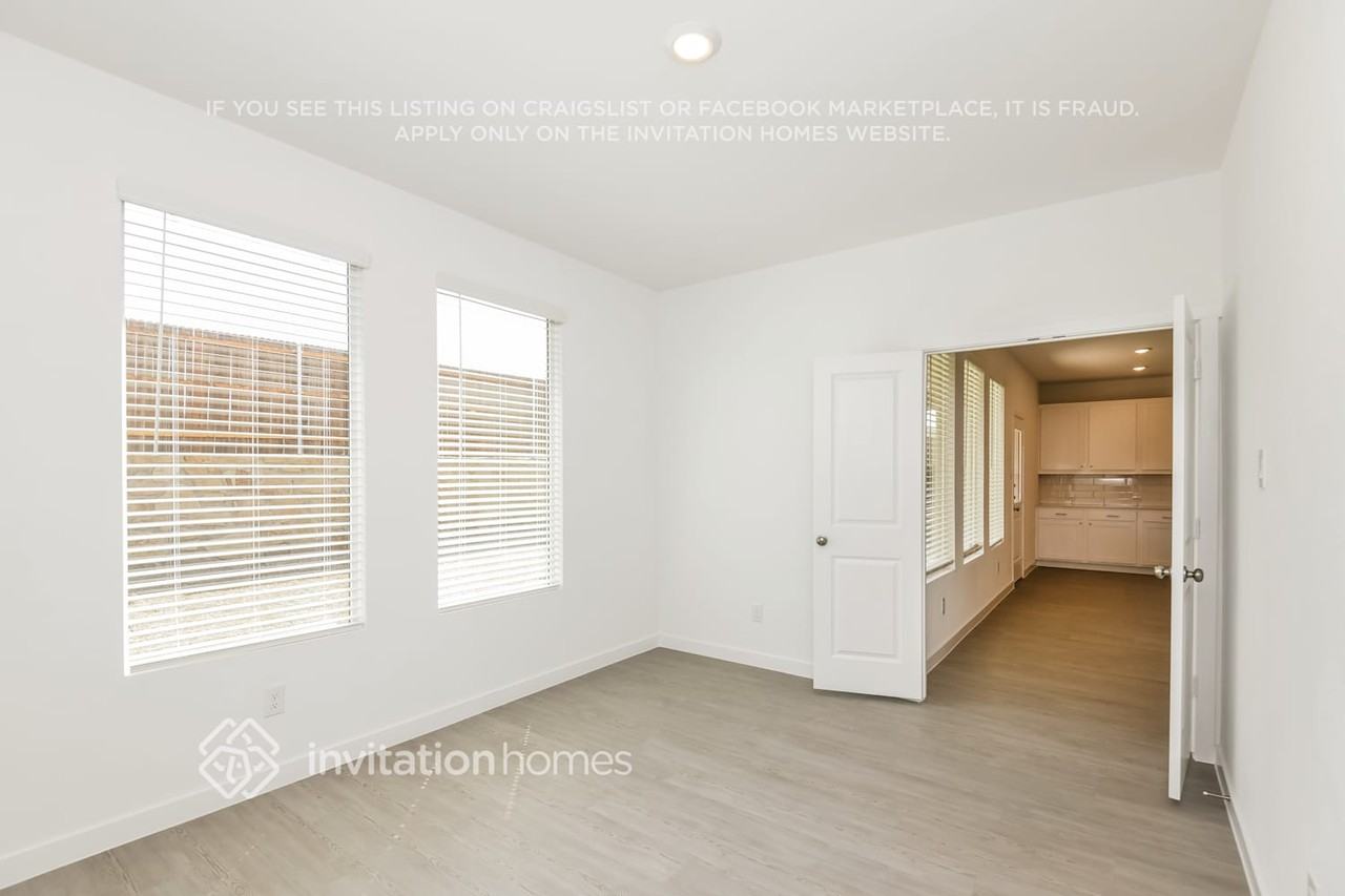 325 Sedalia Trail - Photo 3 of 18