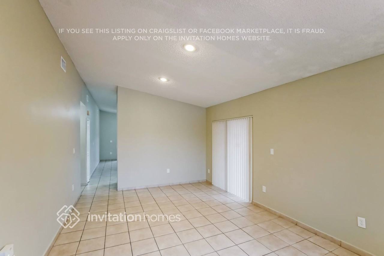8021 Sw 136th Ct - Photo 3 of 17