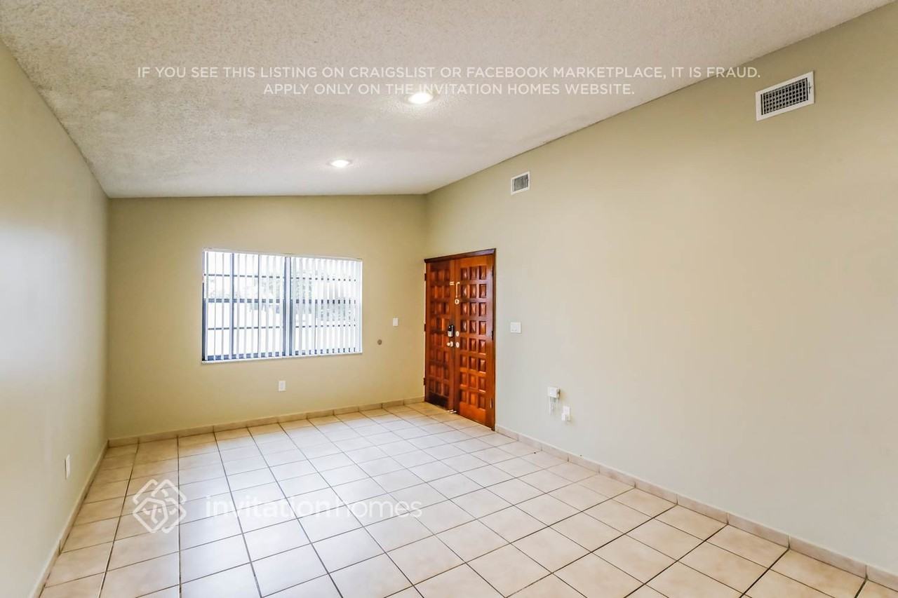 8021 Sw 136th Ct - Photo 4 of 17