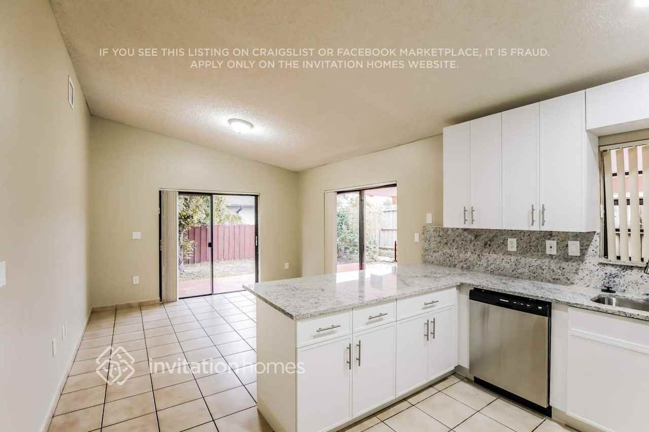 8021 Sw 136th Ct - Photo 6 of 17