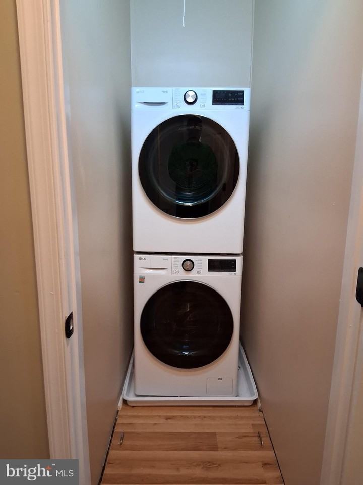 902 Rose Anne Rd - Photo 5 of 9