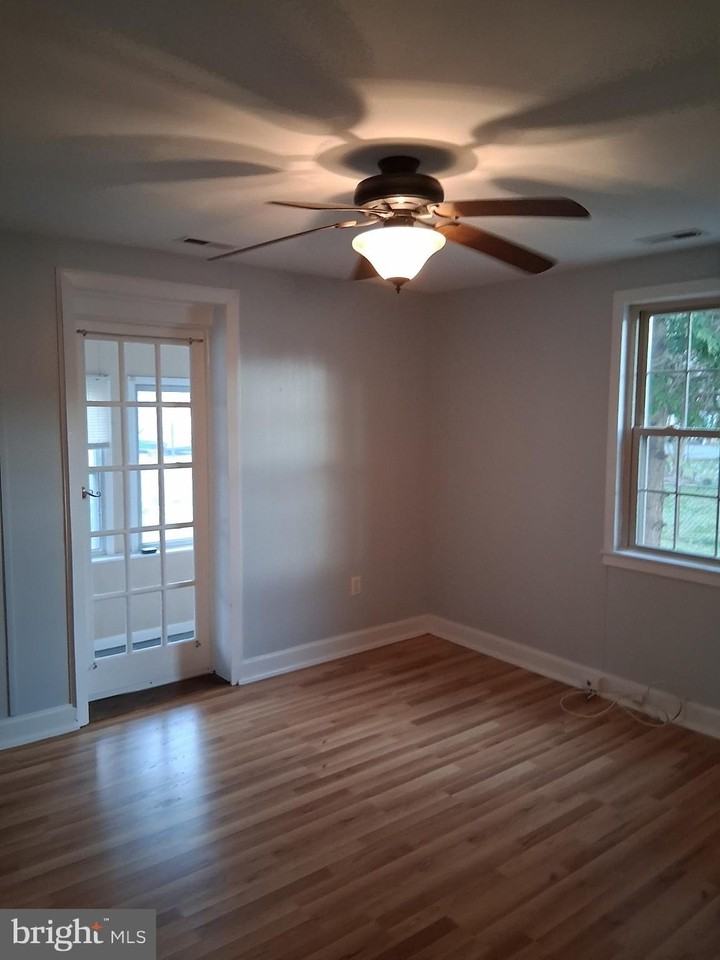 902 Rose Anne Rd - Photo 6 of 9