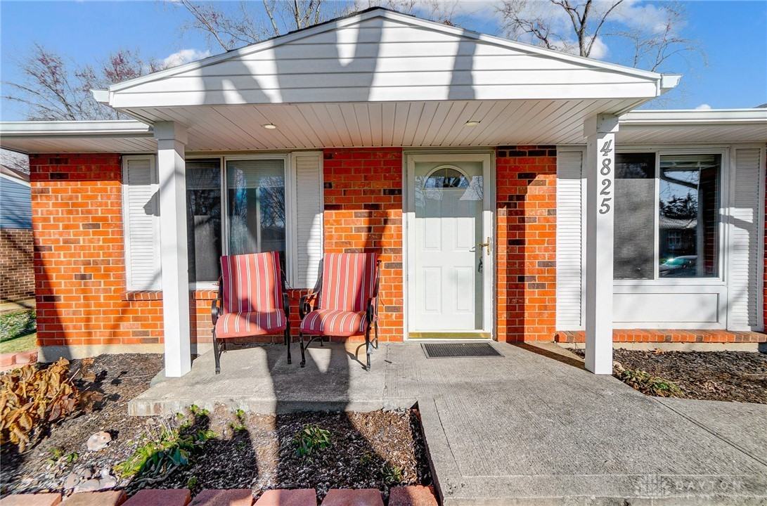 4825 Flagstone Ct - Photo 4 of 33