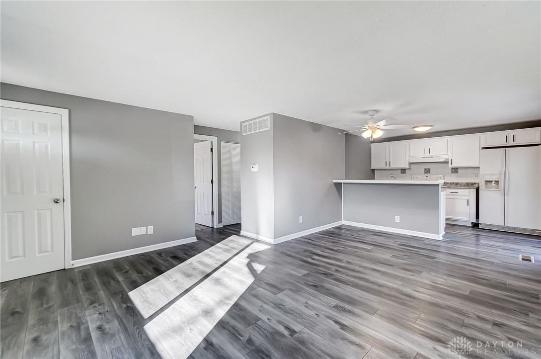 4825 Flagstone Ct - Photo 7 of 33