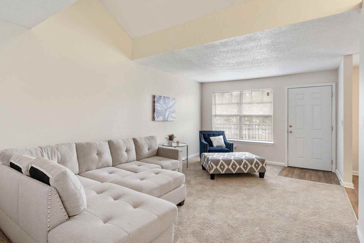 Bristol Downs - Photo 6 of 36