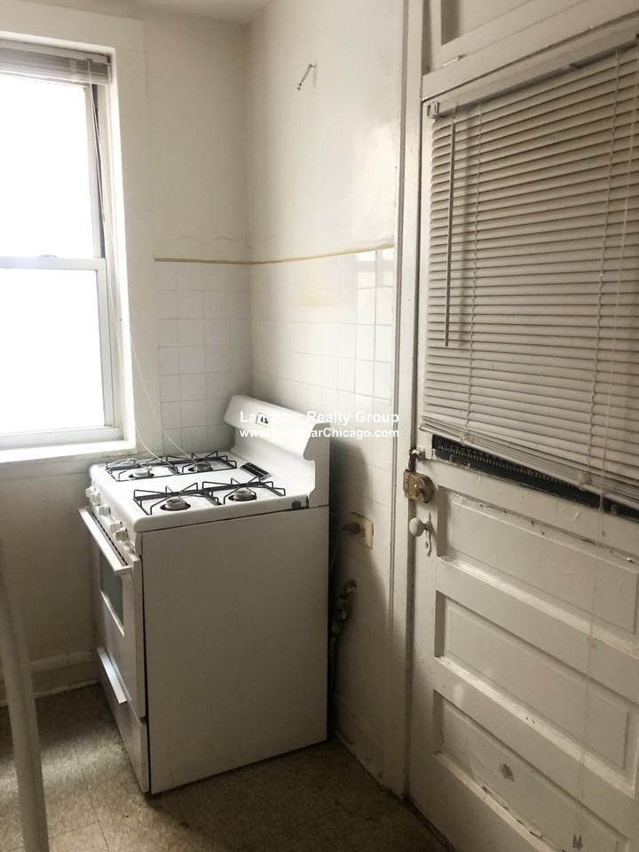 1806 W Farwell Ave #1A - Photo 5 of 15