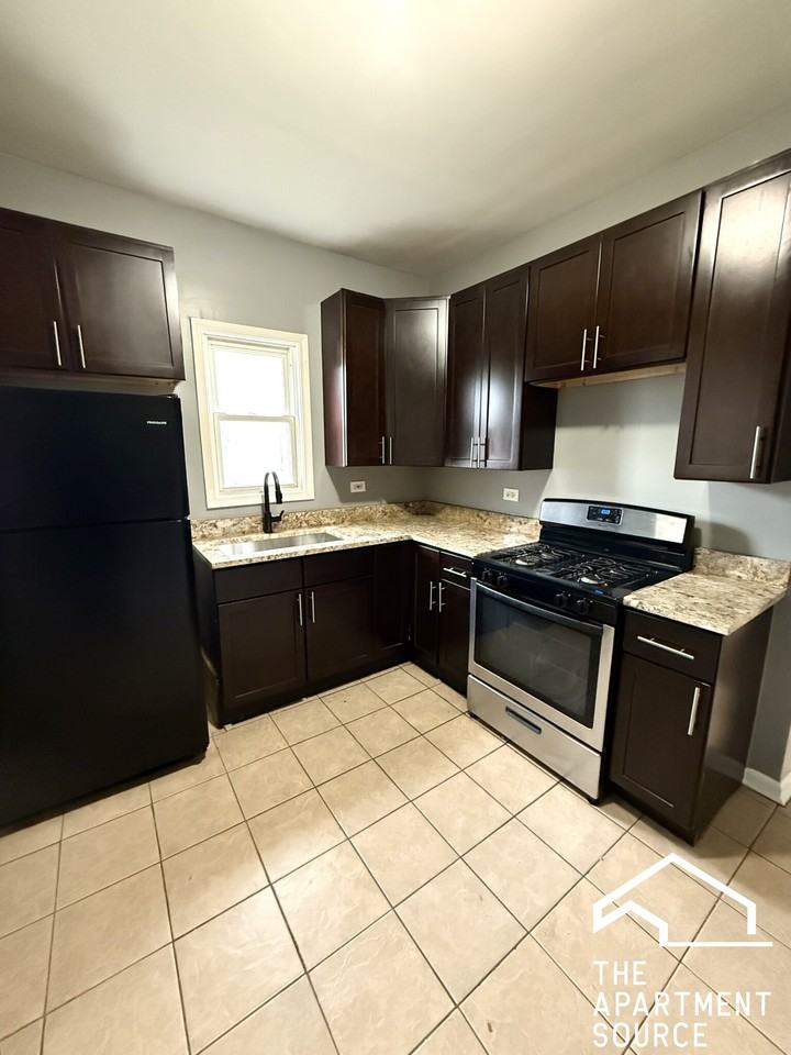 417 S Karlov Ave #1N - Photo 2 of 17