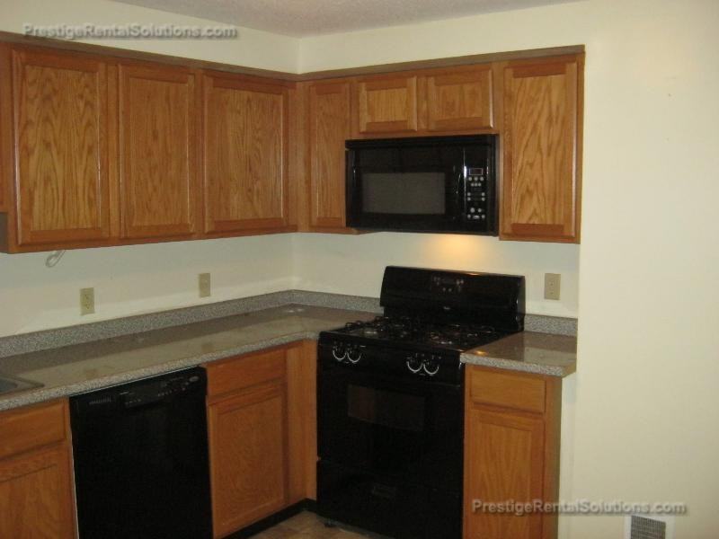1 Adams Cir #H - Photo 5 of 14